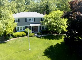 736 Thomas Ct, Libertyville, IL 60048