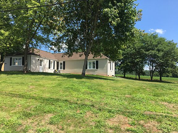3rd image of 448 Stauffer Church Rd