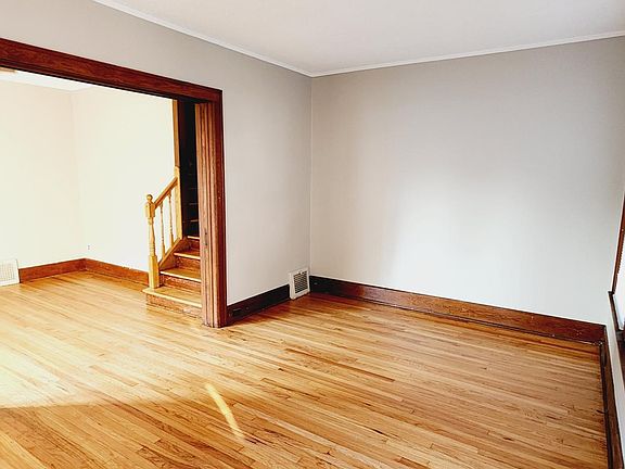 2nd image of 22301 Park St