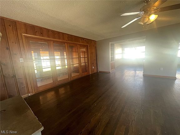 3rd image of 2801 Vaughan Ave