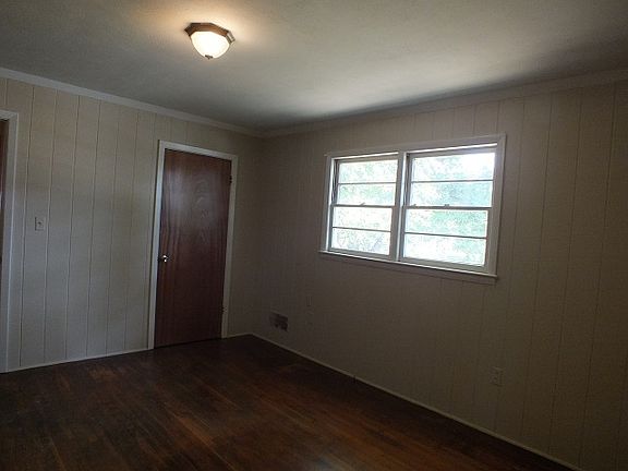 4th image of 708 California Ave