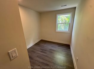 355 Eagle St #C, Newmarket, ON L3Y 1K5