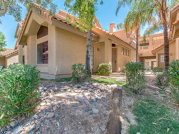 2nd image of 1001 N Pasadena St #157