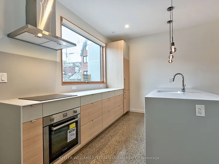 37 Margueretta St #LANEWAY — Photo 5