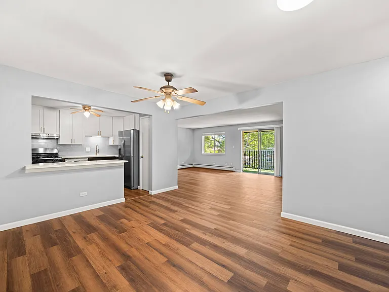 1206 E Fairview St #305 — Photo 3