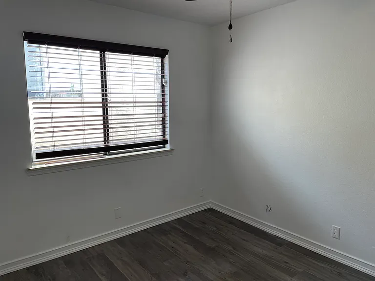 Just Renovated 2 Bed / 2 Bath Tucked Back in a Queit Foothills 4-Plex — Photo 12