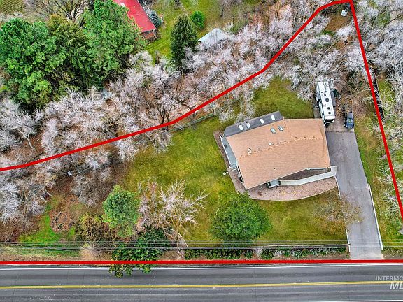 3rd image of 457 E Beacon Light Rd
