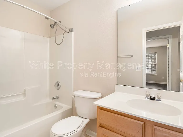 17304 Commons Crossing Dr — Photo 16