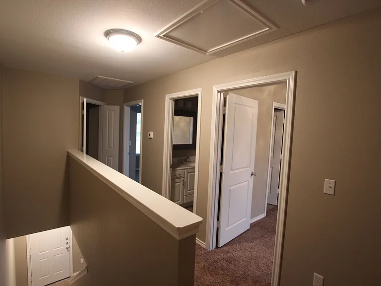 Brad Circle 1210 — Photo 8