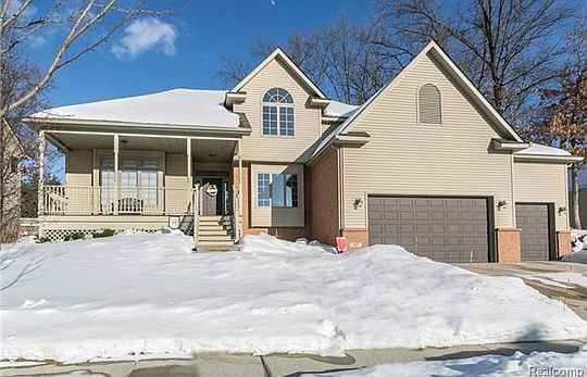 1st image of 927 Lincoln Dr