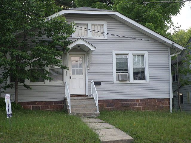 2nd image of 802 N Oakwood Ave