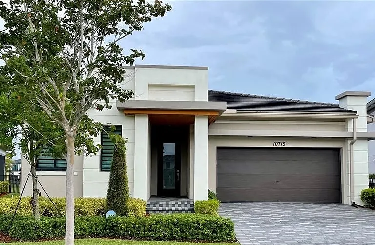10715 Vista Ter — Photo 1