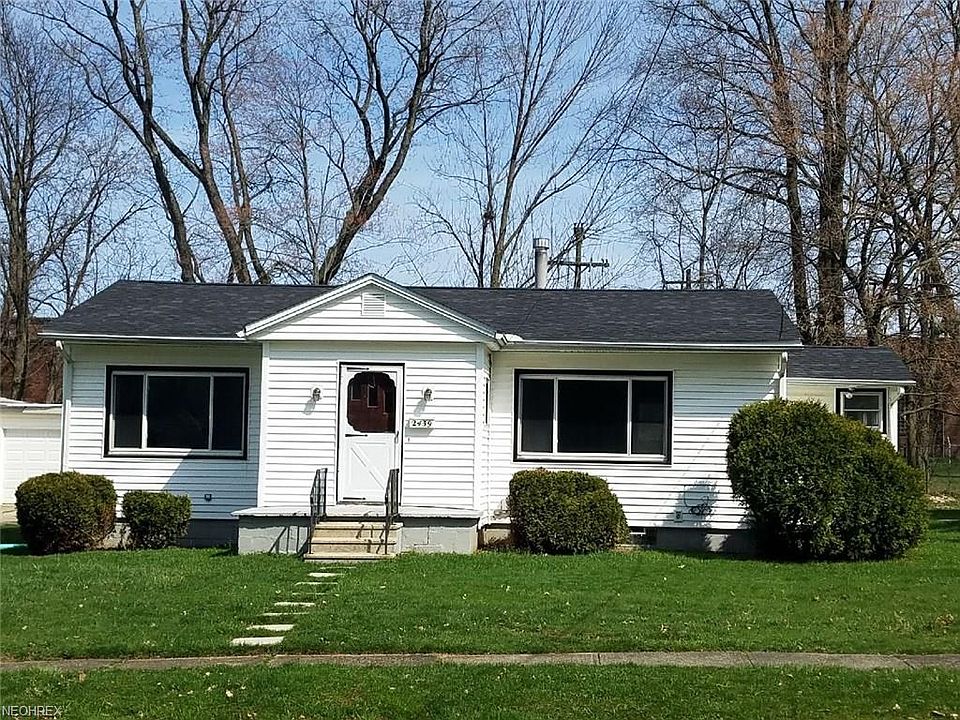 1st image of 2439 Clara St