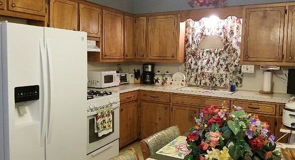 5th image of 1312 E Johnston Ave