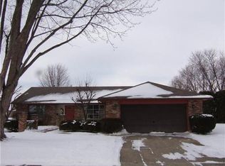 1348 Maplecrest Dr, Troy, OH 45373