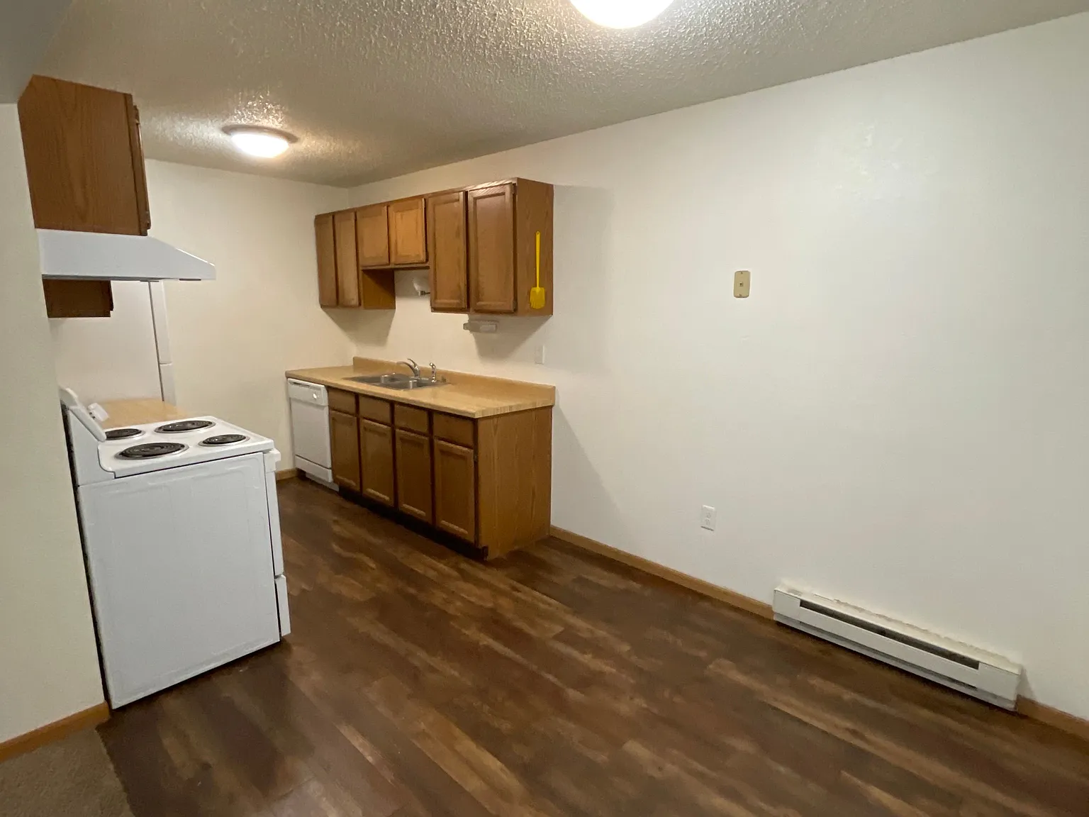 2 bed, $650 — Photo 2