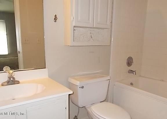 5th image of 4819 Martinique Ct
