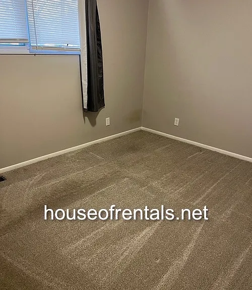 419 W Main St #5 — Photo 4