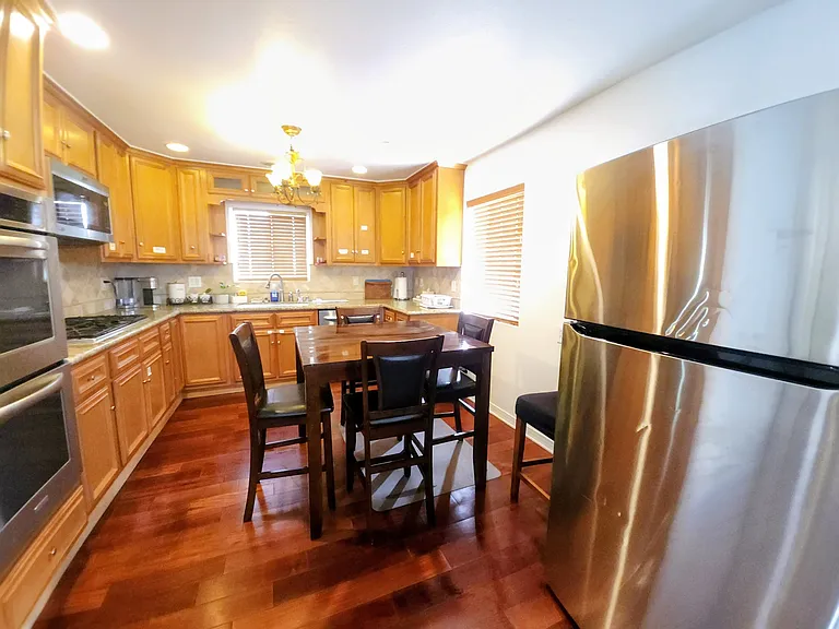 2421 Ruhland Ave — Photo 9