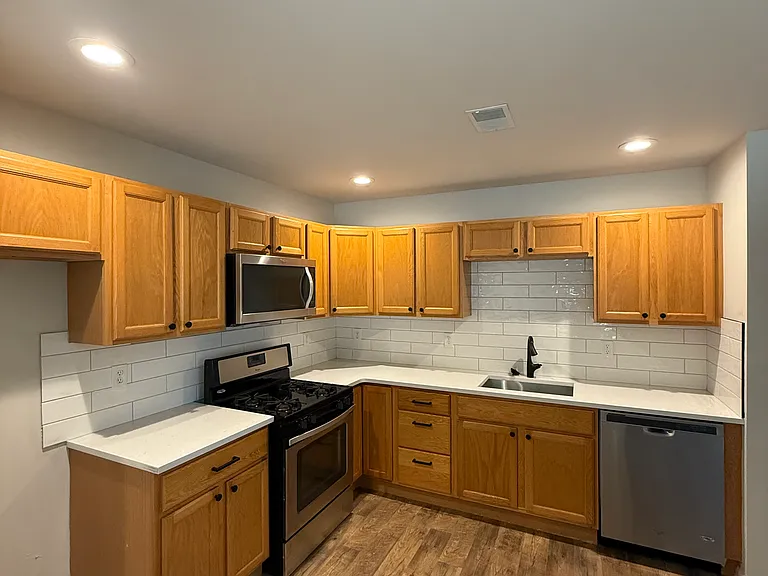 71 Jamestown Blvd — Photo 5