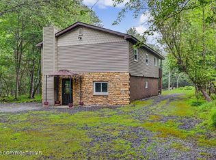 389 Clearview Dr, Long Pond, PA 18334