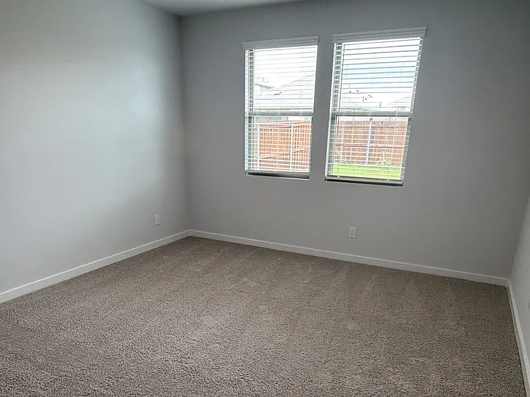 964 Dahlia Dr — Photo 5