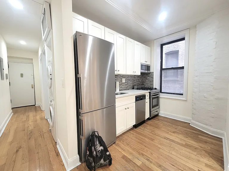 3147 Broadway #2 — Photo 2