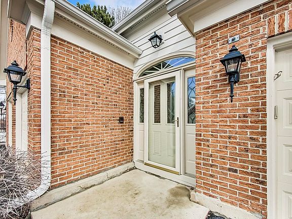 2nd image of 105 Bucknel Ct #105