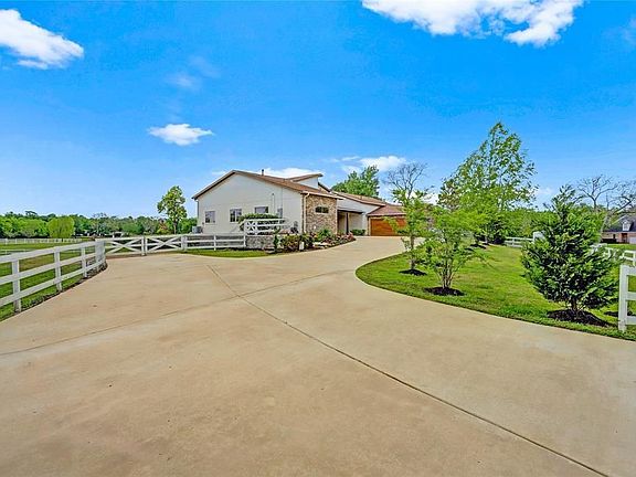 4th image of 5403 E River Dr