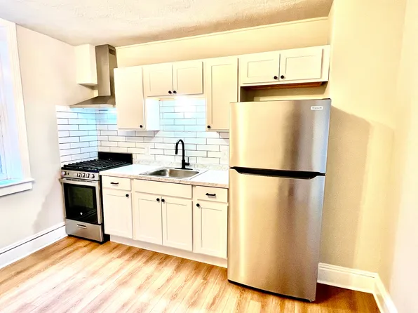 425 S Main St APT 1, Chambersburg, PA 17201