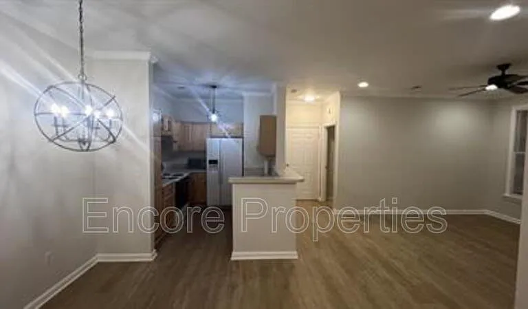 800 W Savannah Ridge Rd #101 — Photo 3