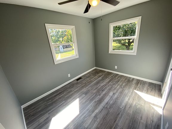 5th image of 307 Couch St