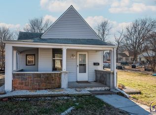 1829 SW 3rd St, Topeka, KS 66606