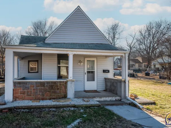 1829 SW 3rd St, Topeka, KS 66606