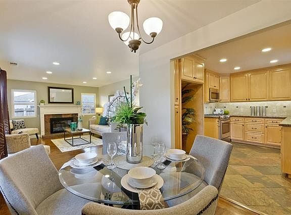 4th image of 10745 Peninsular Ave