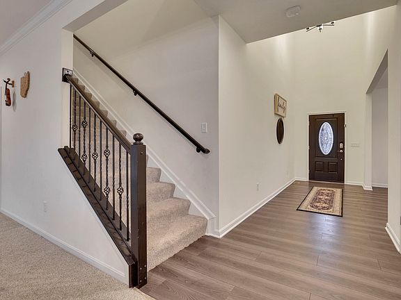 2nd image of 694 Dewmar Dr