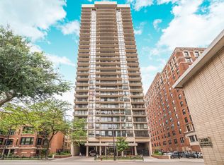 3150 N Sheridan Rd APT 13A, Chicago, IL 60657
