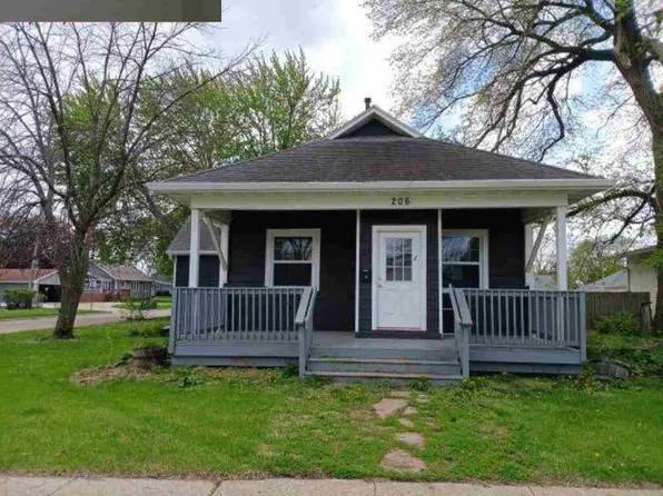 206 3rd St SE, Altoona, IA 50009