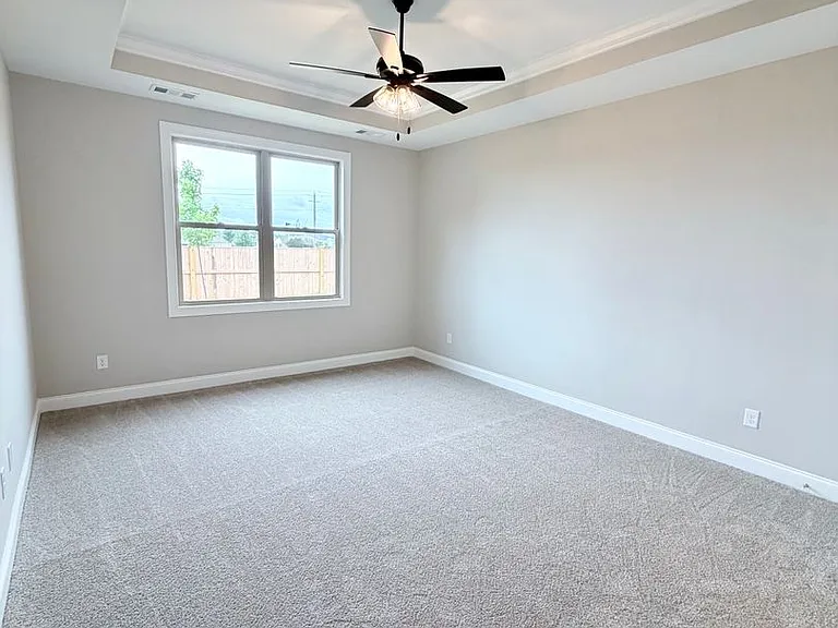 204 Farmland Cir — Photo 17
