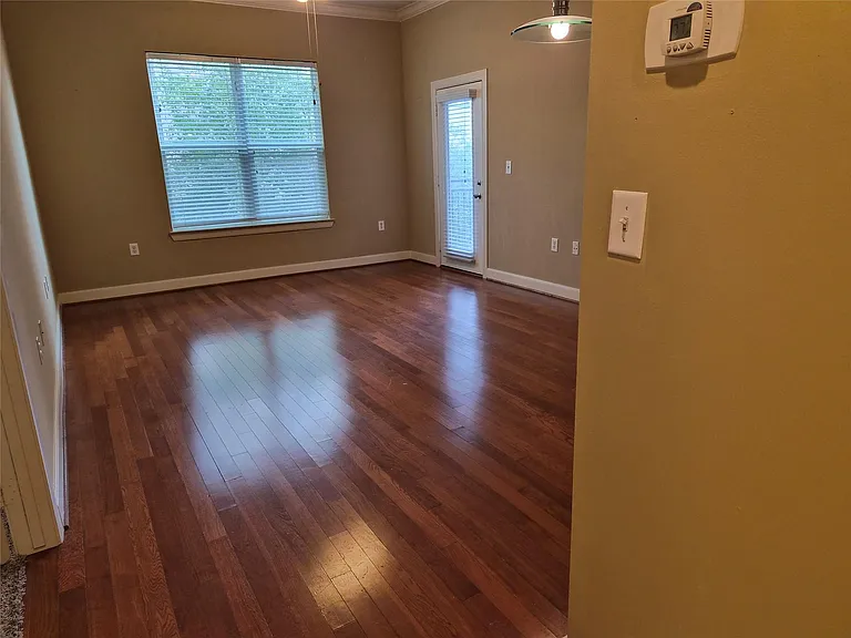 1010 Rosine St #23 — Photo 6