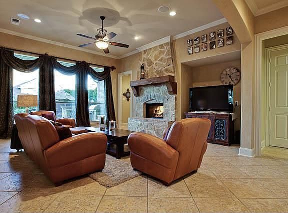 2nd image of 1501 Pine Hollow Dr