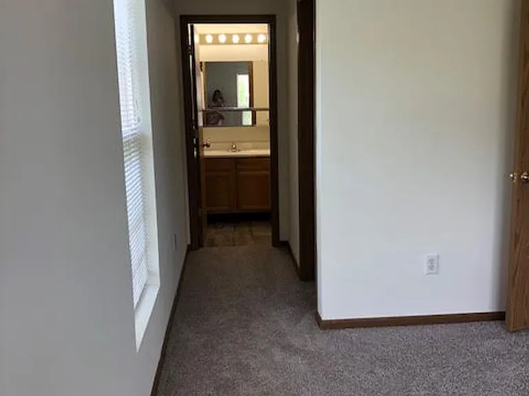 Hollow Creek IV Apartments — Photo 7