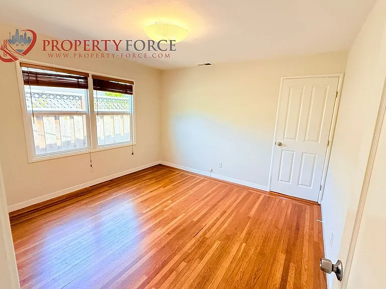 1623 Howard Ave — Photo 29
