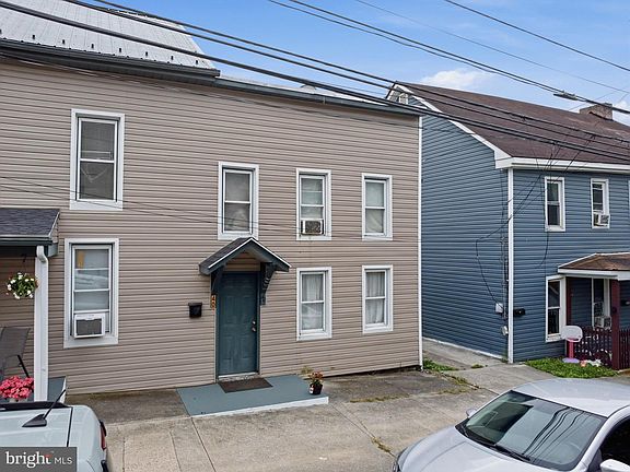 4th image of 38 W Potomac St