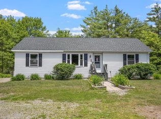 82 Paradise Rd, Newport, NH 03773