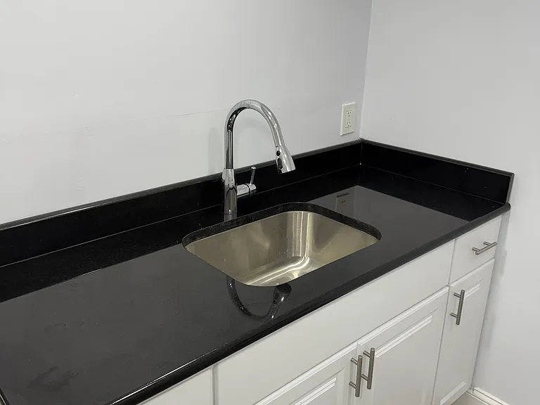 2122 Waterbury Rd #3 — Photo 3