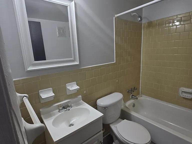 1209 Nelson St #B — Photo 10