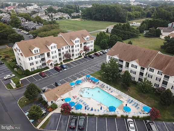 2nd image of 4100 Sand Piper Dr Unit 19