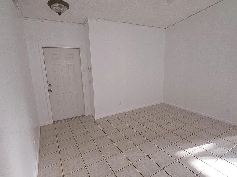7093 Middlebury Dr #7093 — Photo 8