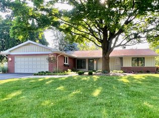 275 Cold Spring Rd, Barrington, IL 60010